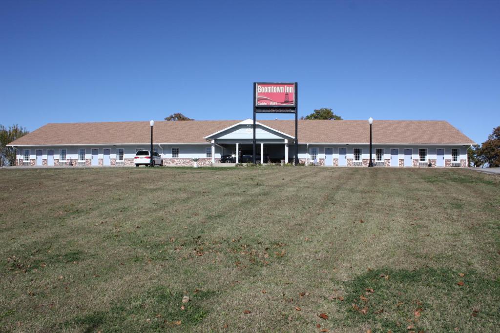 Boomtown Inn - main image