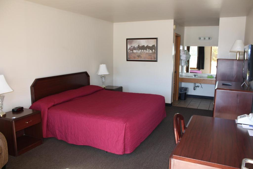 Boomtown Inn - image 2