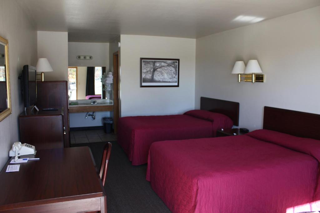 Boomtown Inn - image 4
