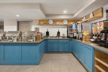Country Inn & Suites by Radisson Dubuque IA - image 15