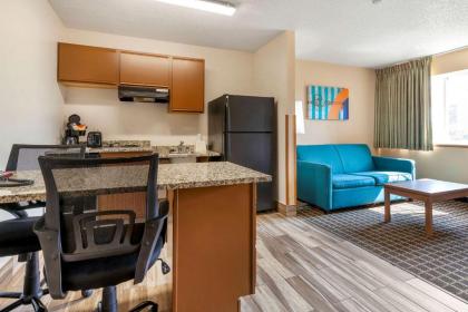 MainStay Suites Dubuque at Hwy 20 - image 10