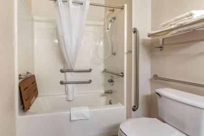 MainStay Suites Dubuque at Hwy 20 - image 12