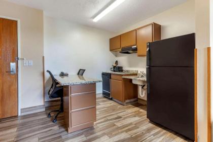 MainStay Suites Dubuque at Hwy 20 - image 14