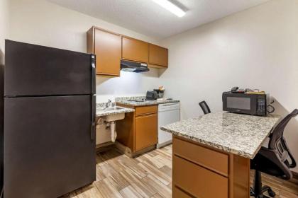 MainStay Suites Dubuque at Hwy 20 - image 15