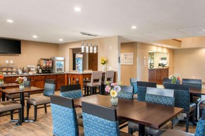 MainStay Suites Dubuque at Hwy 20 - image 2