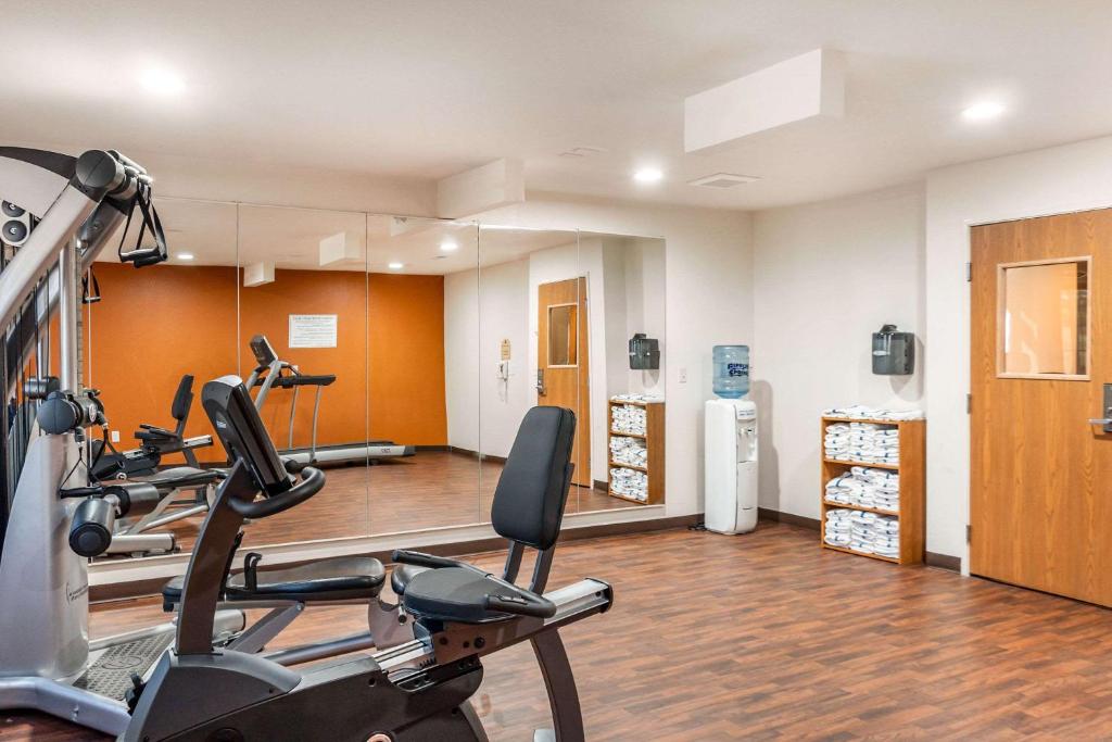 MainStay Suites Dubuque at Hwy 20 - image 7