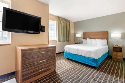 MainStay Suites Dubuque at Hwy 20 - image 8