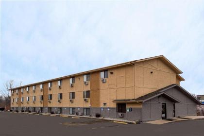 Super 8 by Wyndham Dubuque Dubuque
