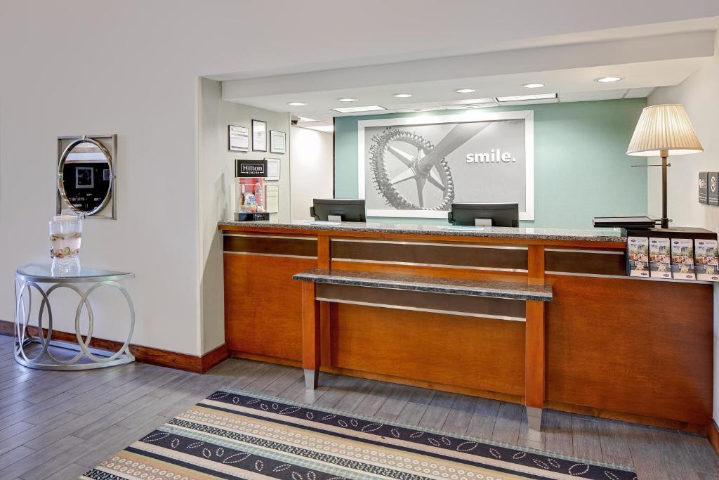 Hampton Inn & Suites Atlanta/Duluth/Gwinnett - image 2