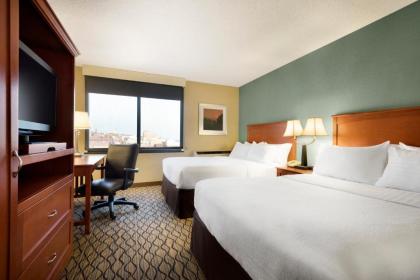 Holiday Inn & Suites Duluth-Downtown an IHG Hotel - image 17