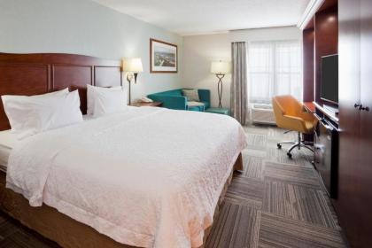 Hampton Inn Duluth-Canal Park - image 13