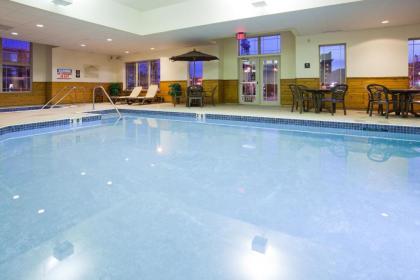 Hampton Inn Duluth-Canal Park - image 2