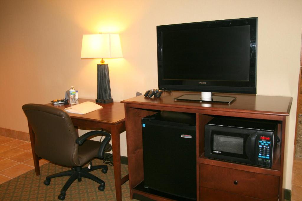 Hampton Inn Duluth-Canal Park - image 7