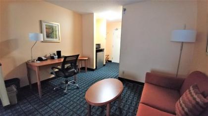 AmericInn by Wyndham Duluth - image 13