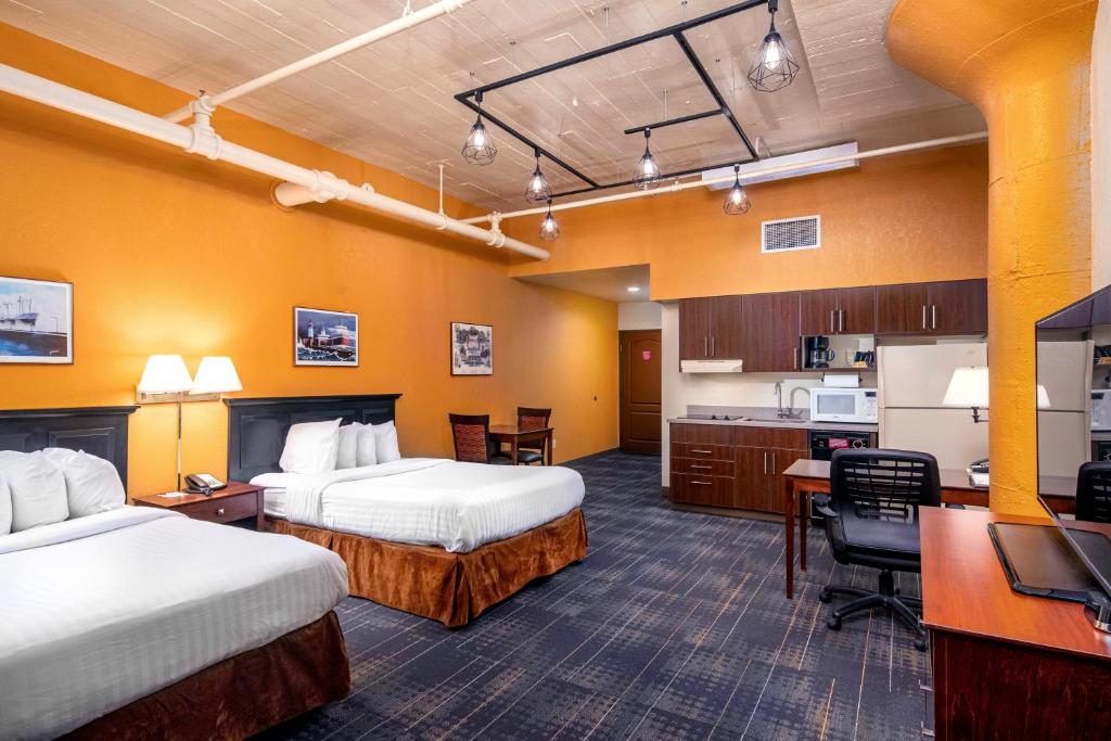 The Suites Hotel at Waterfront Plaza - image 5