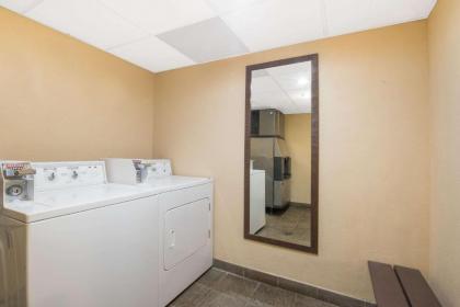 Days Inn by Wyndham Duluth Lakewalk - image 13