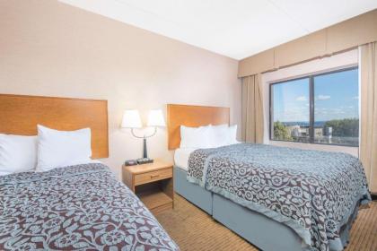 Days Inn by Wyndham Duluth Lakewalk - image 14
