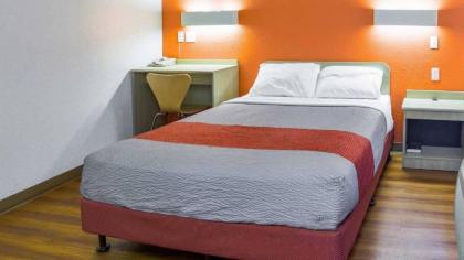 Motel 6-Duluth MN - image 15