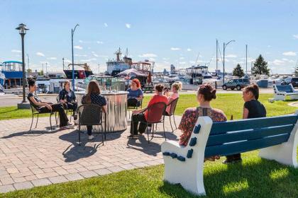 Park Point Marina Inn - image 9
