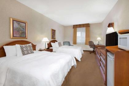 Days Inn & Suites by Wyndham Dumas - image 10
