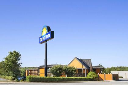 Days Inn  Suites by Wyndham DuncanSpartanburg South Carolina