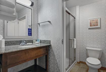 Hampton Inn Duncan - image 15