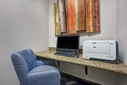 Hampton Inn Duncan - image 16