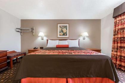 Days Inn by Wyndham Duncan - image 2