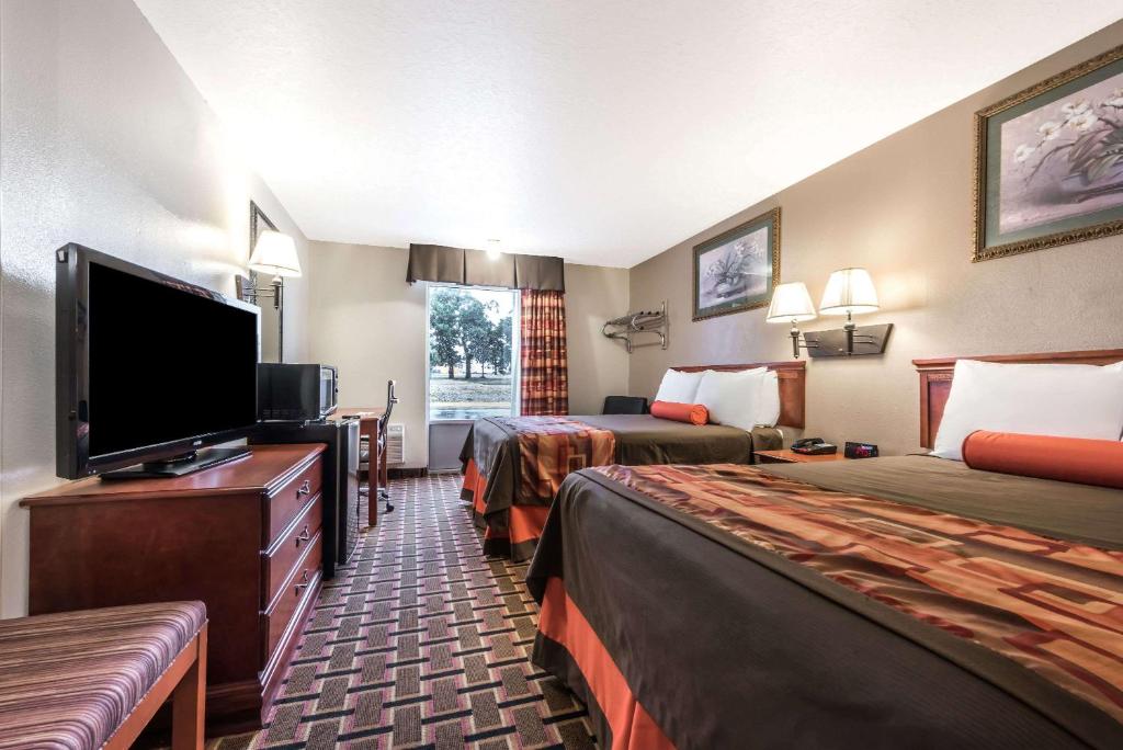 Days Inn by Wyndham Duncan - image 5