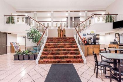 Days Inn by Wyndham Duncan - image 9