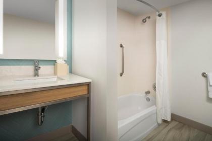 Hilton Garden Inn Dallas/Duncanville - image 17