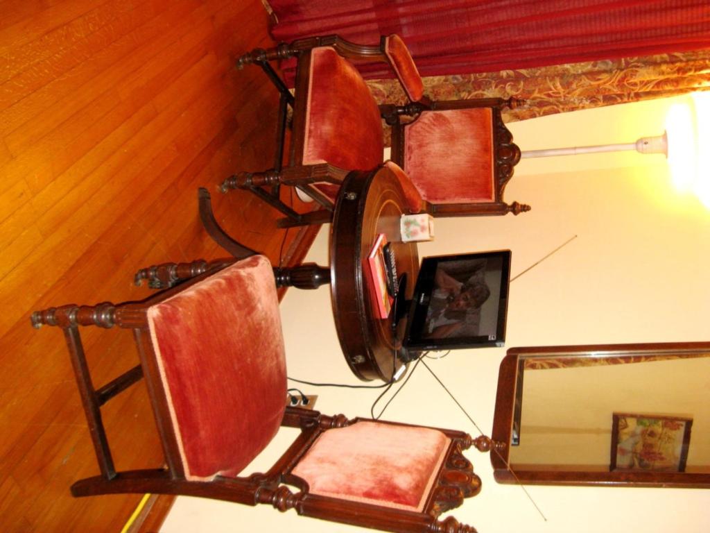 Alla's Historical Bed and Breakfast Spa and Cabana - image 2