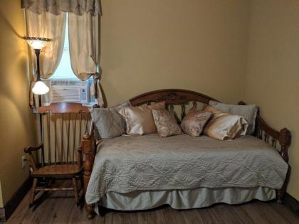 Alla's Historical Bed and Breakfast Spa and Cabana - image 7