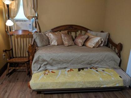 Alla's Historical Bed and Breakfast Spa and Cabana - image 8