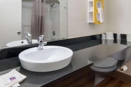 Motel 6-Duncanville TX - Dallas - image 10