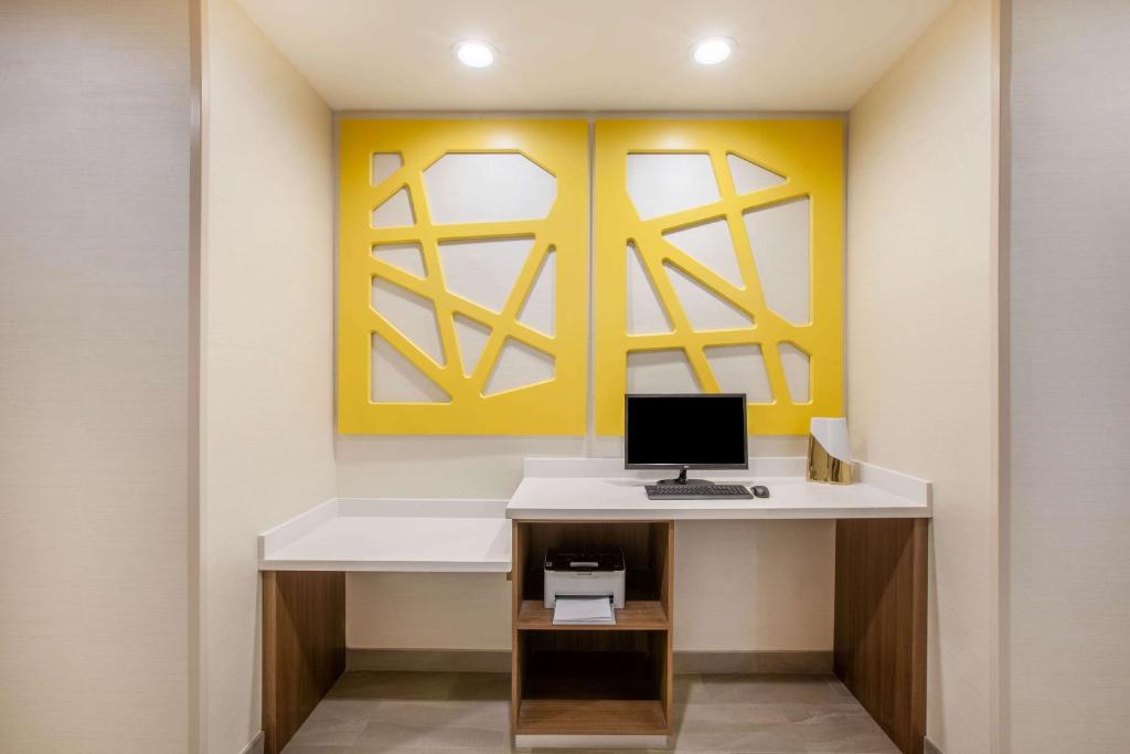La Quinta by Wyndham Dallas Duncanville - image 2