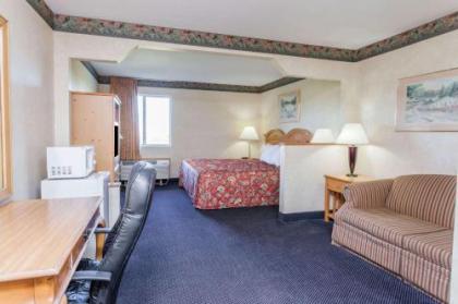 Days Inn & Suites by Wyndham Dundee - image 11