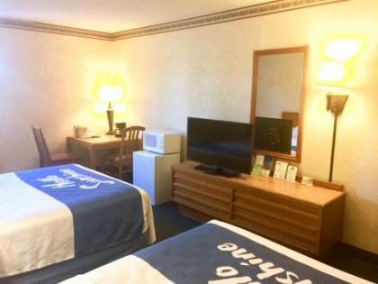 Days Inn & Suites by Wyndham Dundee - image 4
