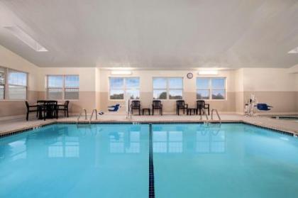 Country Inn  Suites by Radisson Dundee mI Dundee Michigan