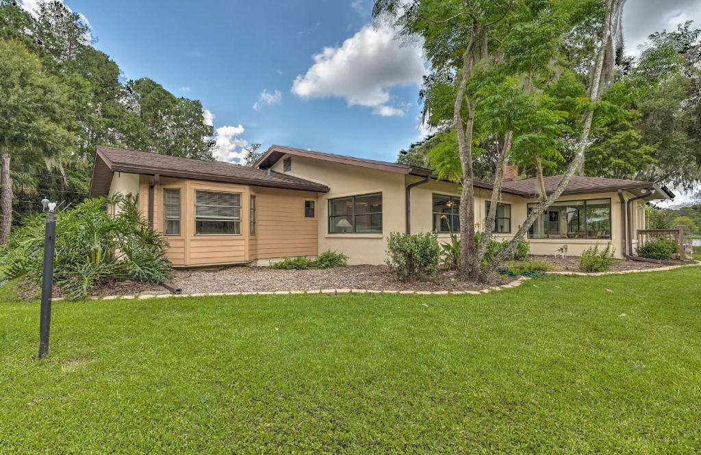Riverfront Dunnellon Home with Dock and Solarium! - image 6