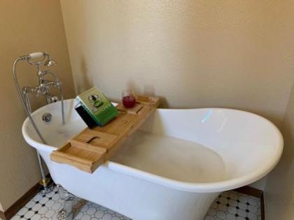 Blue Spruce BnB - image 2