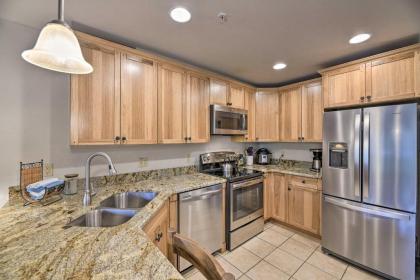 Condo with Balcony 10 Mi to Hiking and Skiing - image 14