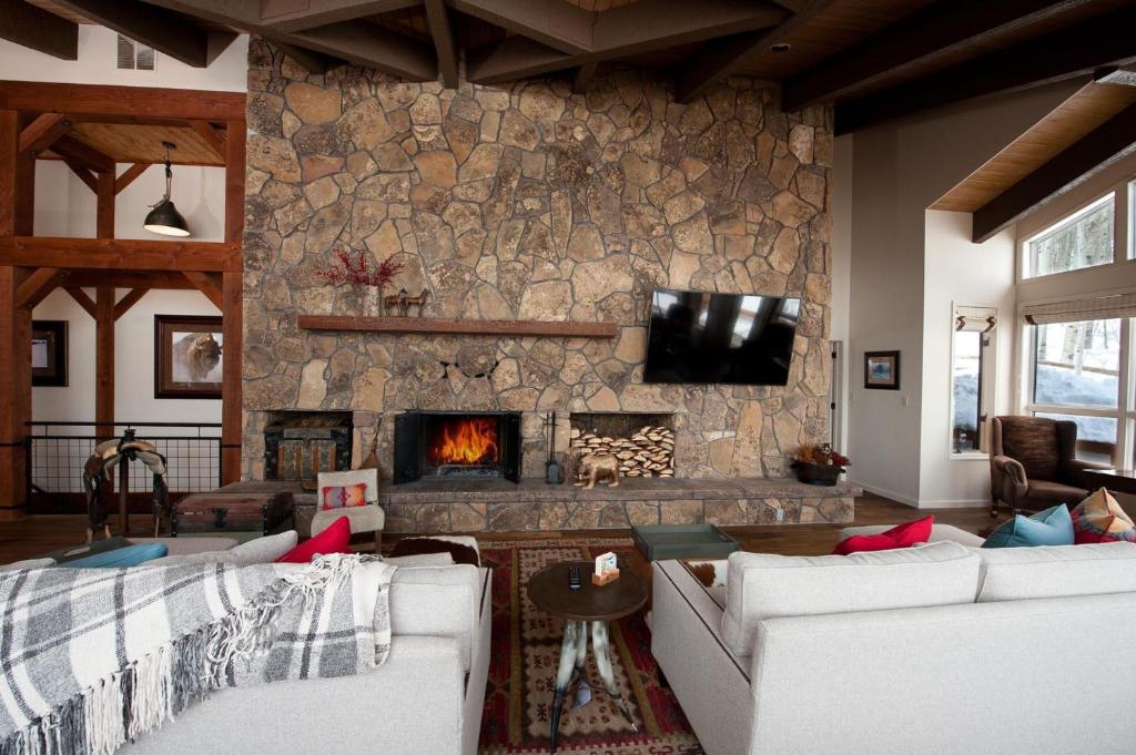 840 Hermosa Cliffs Rd - image 7