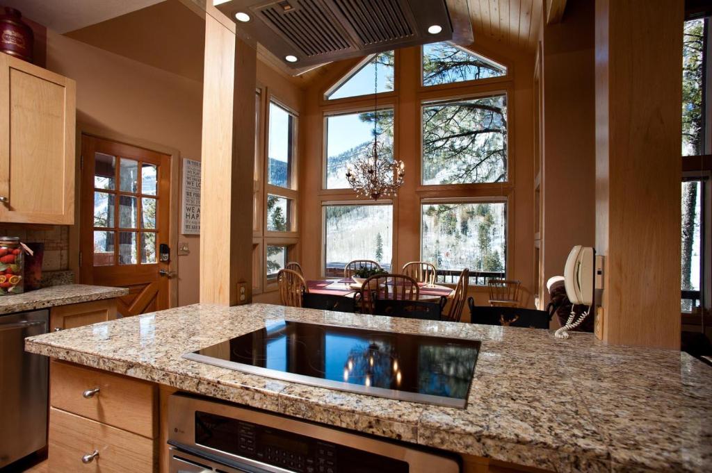 Electra Lake - 761 Spruce Mesa - image 6
