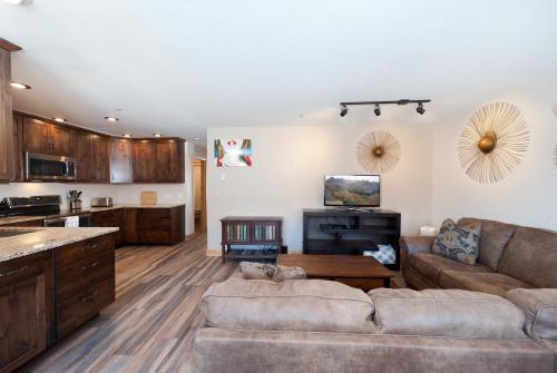 Pine Acres - Unit 114 - image 2