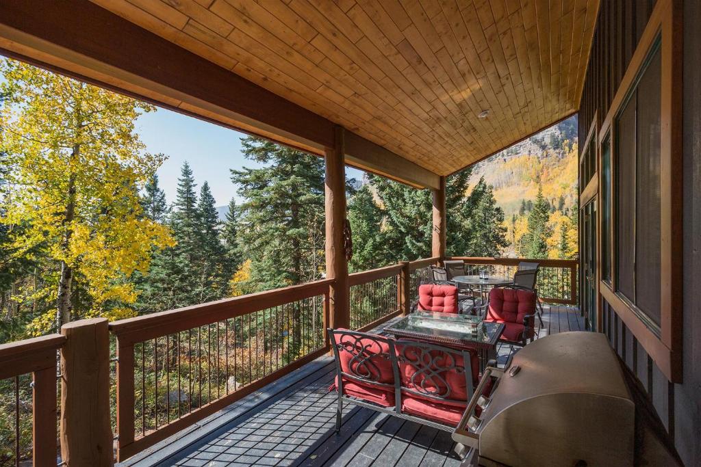 173 Lake Purgatory Drive - image 3