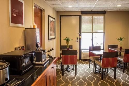 Comfort Inn Research Triangle Park - image 2