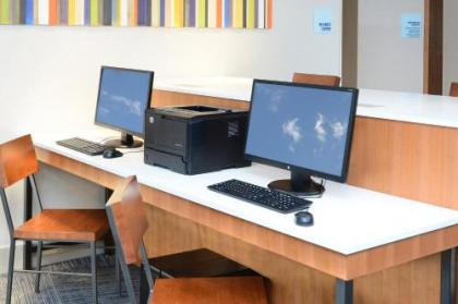 Holiday Inn Express Hotel & Suites Research Triangle Park an IHG Hotel - image 2