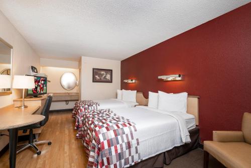 Red Roof Inn Chapel Hill - UNC - image 2