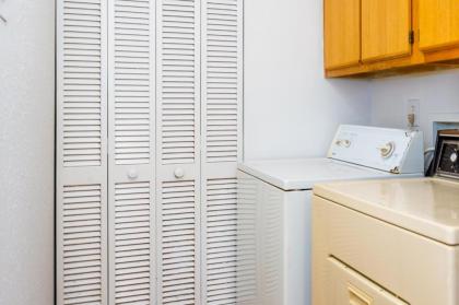 Viagem Bright and Green 1BR with Parking - image 7